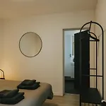 2 Bedroom Near The Center Апартаменты Льеж