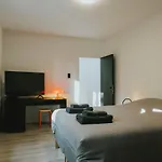 Апартаменты 2 Bedroom Near The Center *