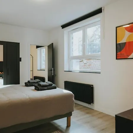 2 Bedroom Near The Center *