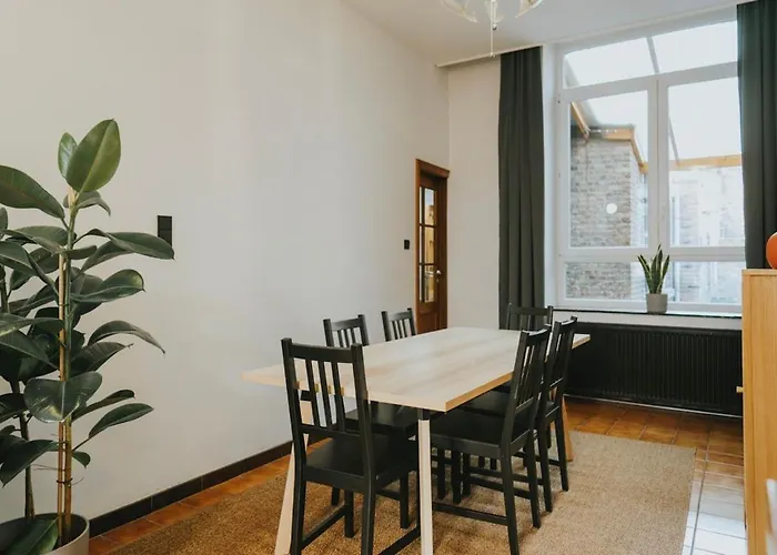 2 Bedroom Near The Center Apartment Liege